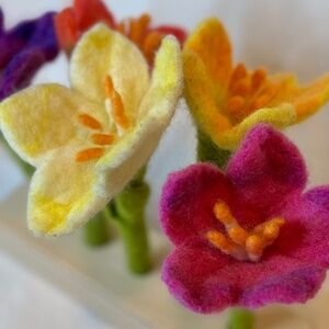 Lovevery wool felt flower "the helper" full set toy